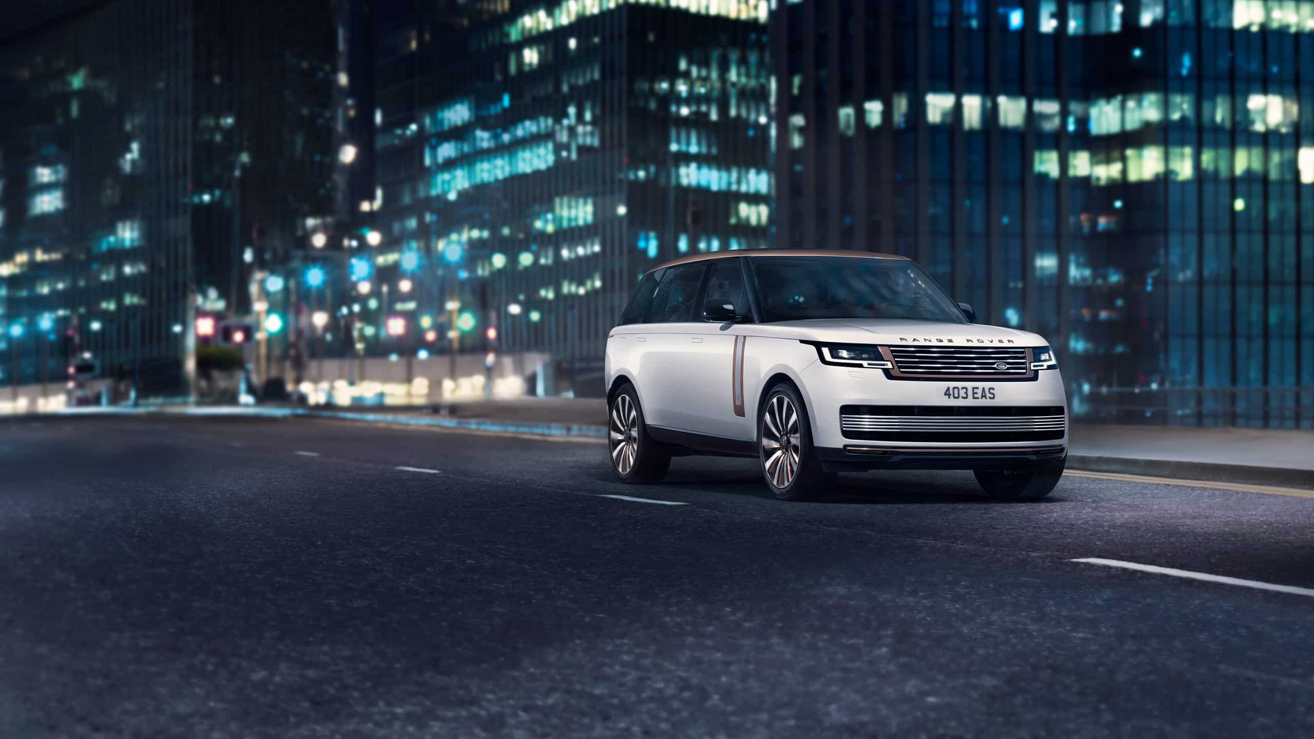 Range Rover in cityscape