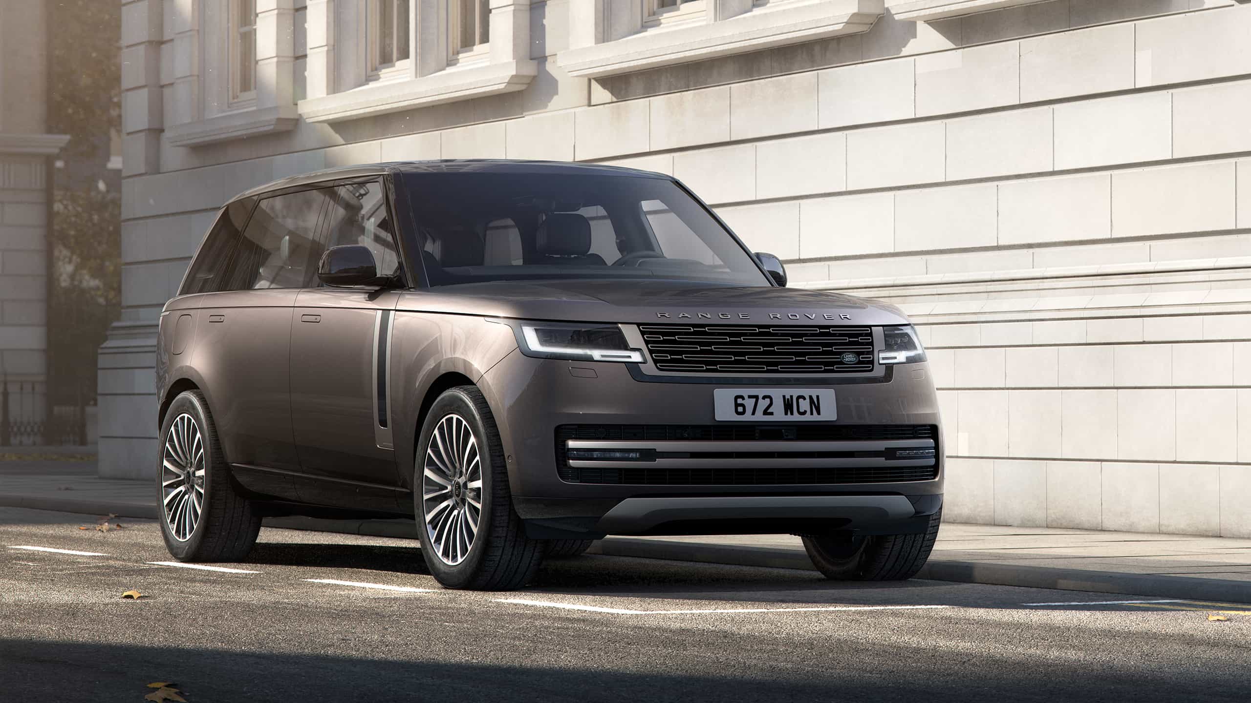 Range Rover Westminster  parked front 3/4 view