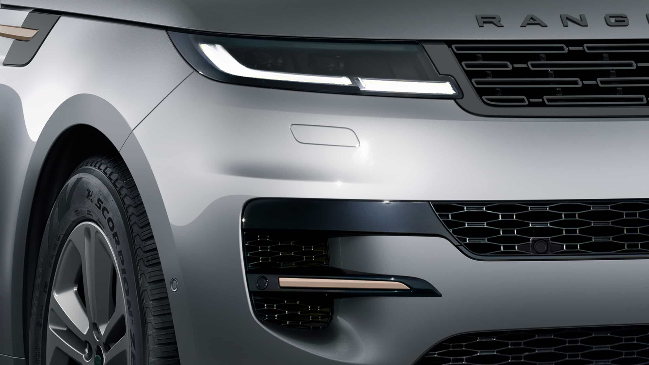 Range Rover Sports Hood and side vents in Satin Burnished Copper. 