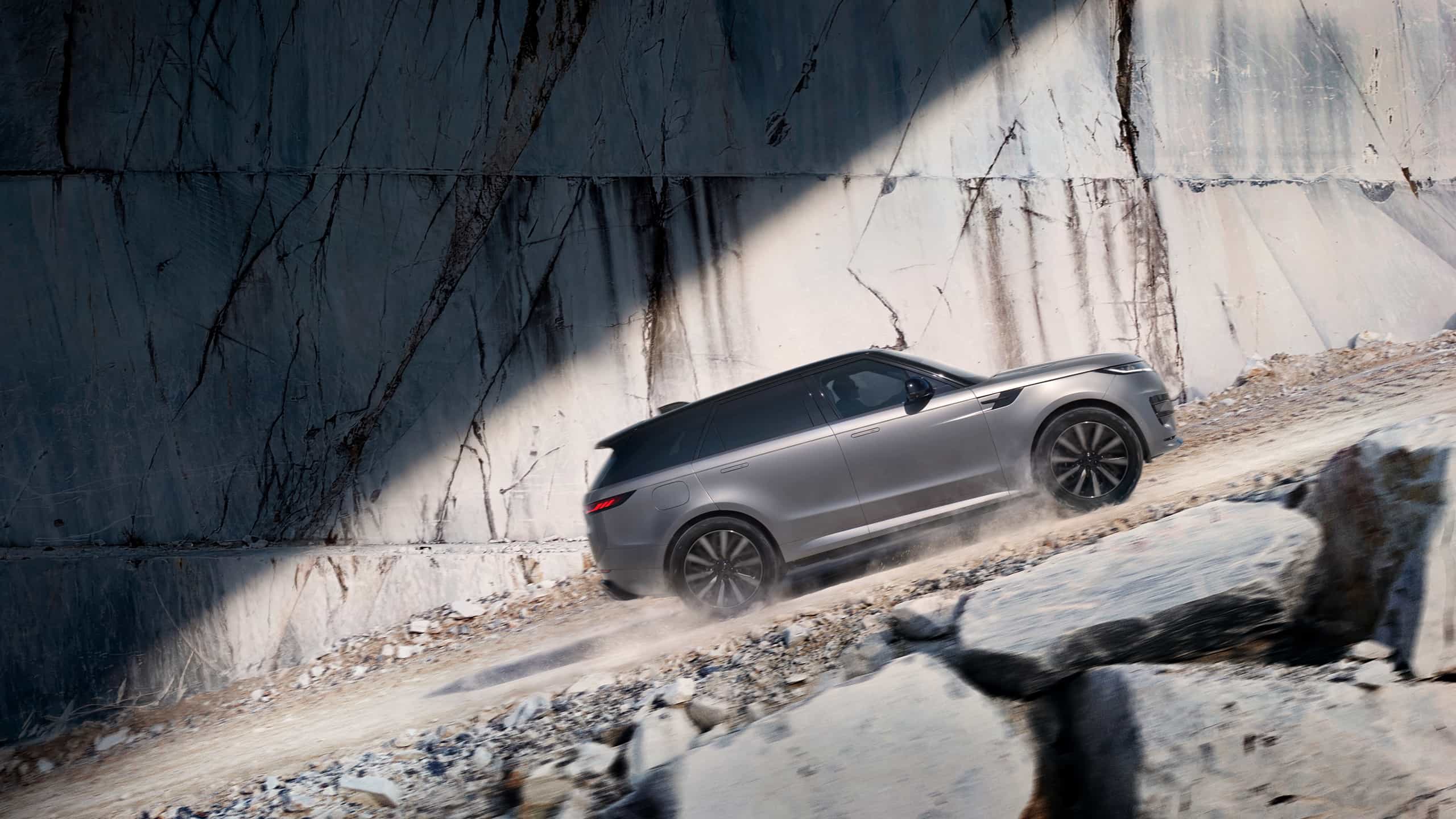 Explore the New Range Rover Sport Electric